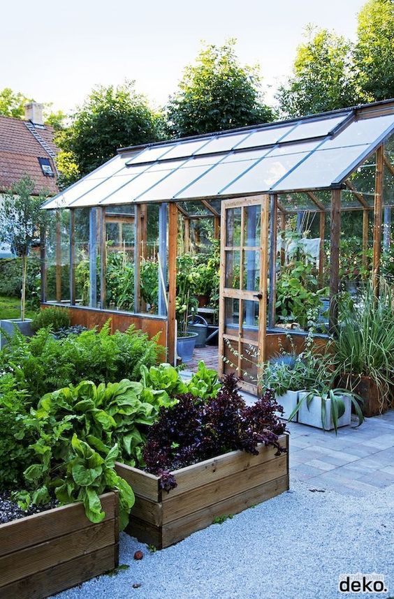 20+ krásných inspirací na zahradní skleníky: Buďte na jaro připraveni!