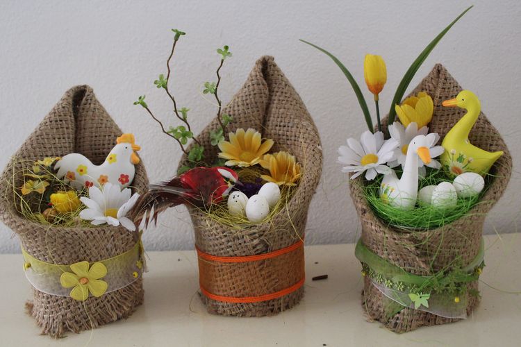 Využijte pytlovinu k vytvoření krásných dekorací, které Vás budou těšit celé jarní měsíce