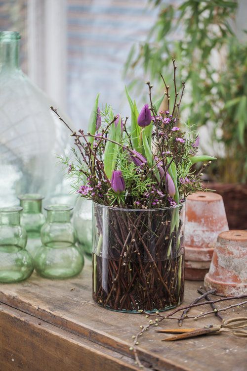 Levné dekorace vytvořené ze sklenic na víno – inspirace na blížící se jaro