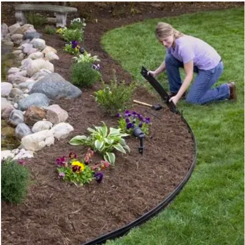 Stačí Vám levný oddělovač trávníku a můžete si tak to vylepšit zahradu