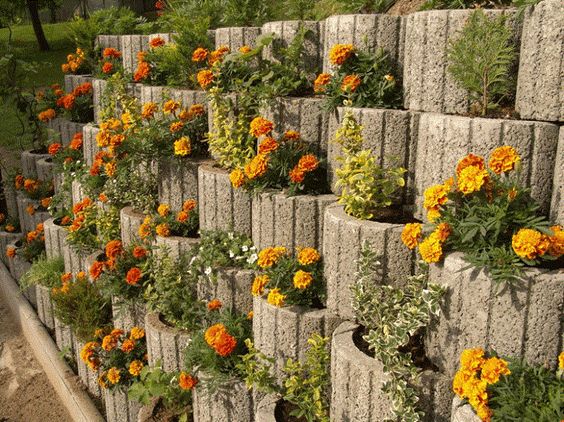 Stačí Vám jen několik betonových svahovek: 25+ zahradních inspirací