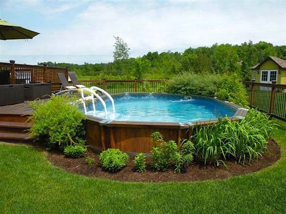 Upravte si prostor kolem zahradního bazénu: 25+ inspirací, které si můžete udělat i Vy!