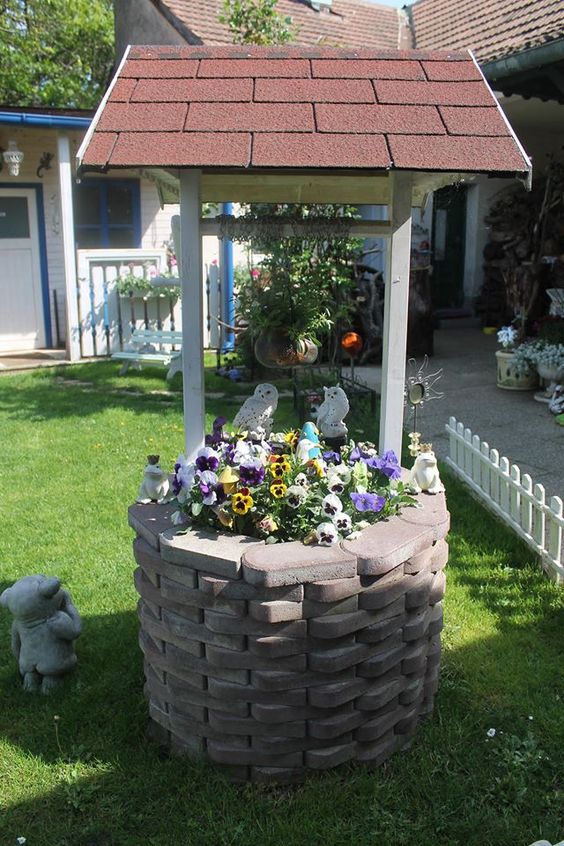 Vytvořte si krásnou dekorativní studánku na zahradě z několika mála věcí