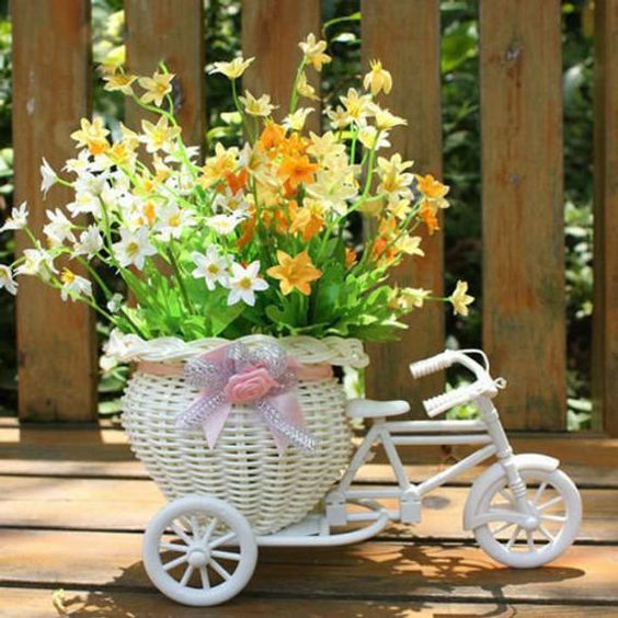 Nápady a inspirace na krásné “pojízdné” květináče, které se stanou chloubou vaší zahrádky!