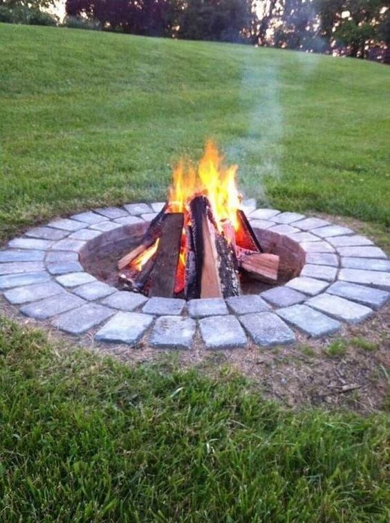 20+ Zajímavých a krásných ohnišť – využijte obyčejné cihly a kameny!