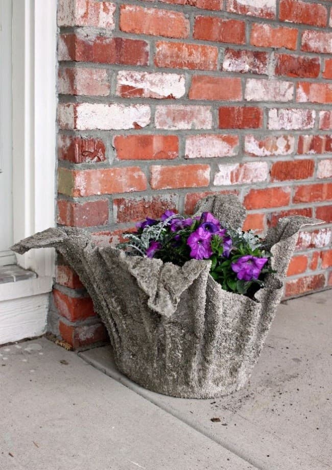 Cement nemusíte používat jen při stavbách – Vytvořte si květináče