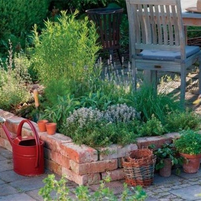 Vylepšete si zahradu pomocí starých cihel – 20+ inspirací, které Vás okouzlí