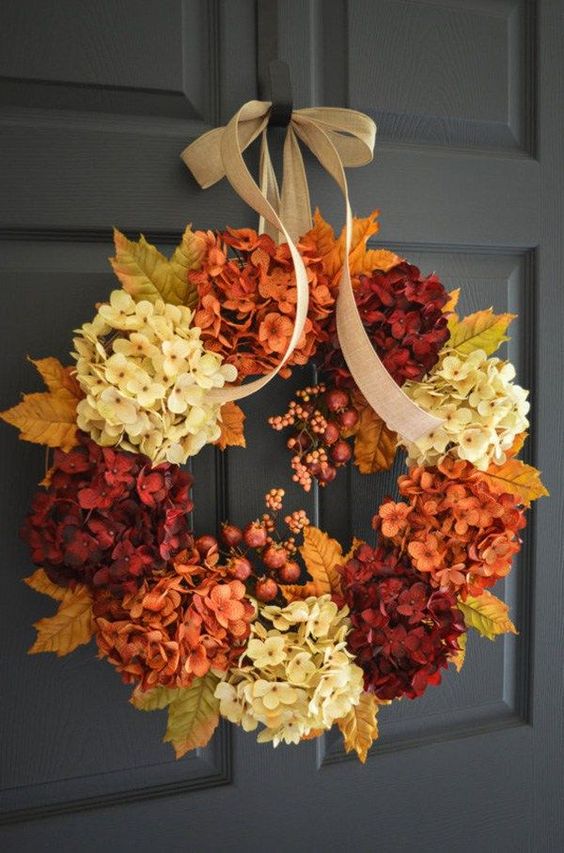 30+ inspirací na nejkrásnější podzimní věnce, které Vám budou zdobit vchodové dveře!