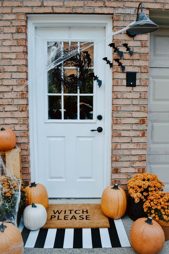 Přivítejte podzim výzdobou vchodových dveří: Inspirace na venkovní dekorace!
