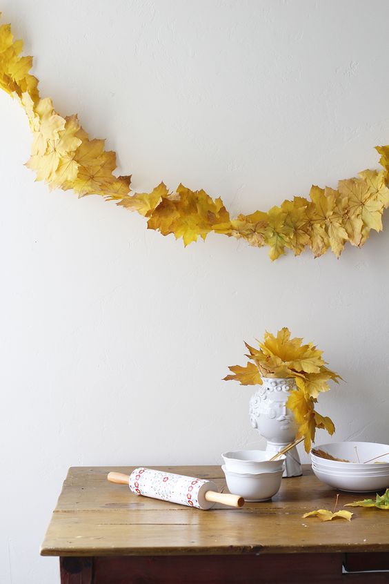 Podzimní dekorace na provázku: Vyzdobte svůj domov s ozdobnou girlandou!