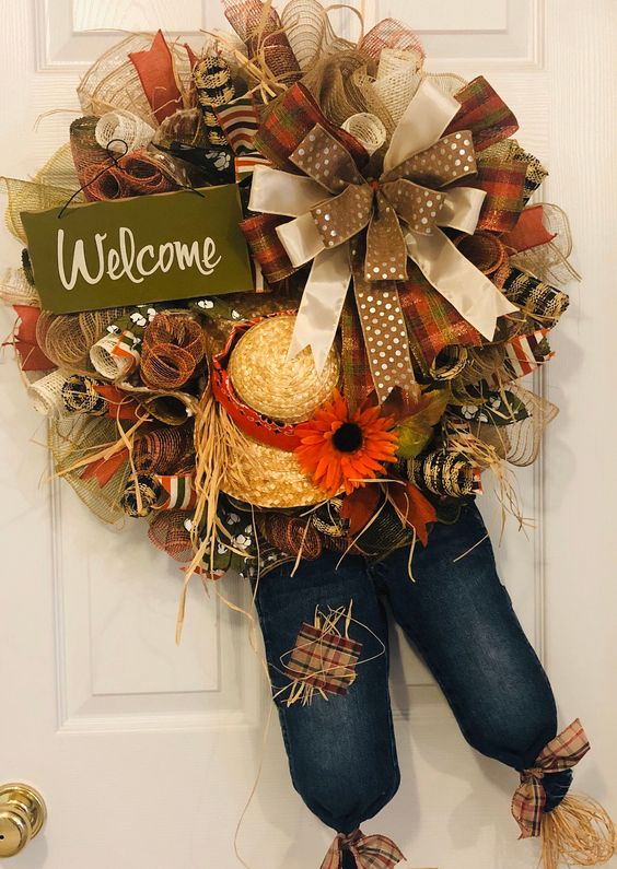 Zkrášlete si své vchodové dveře tímto podzimním strašákem!