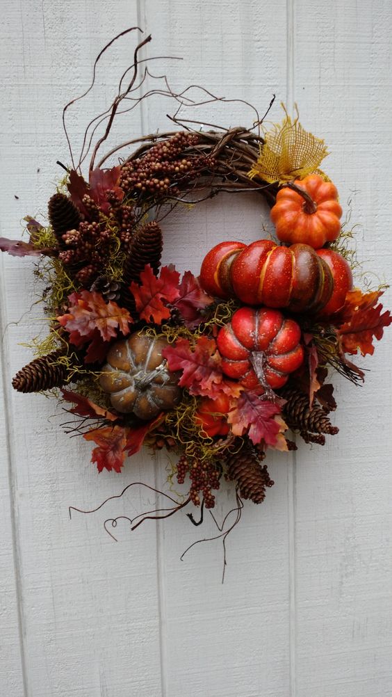 30+ inspirací na nejkrásnější podzimní věnce, které Vám budou zdobit vchodové dveře!