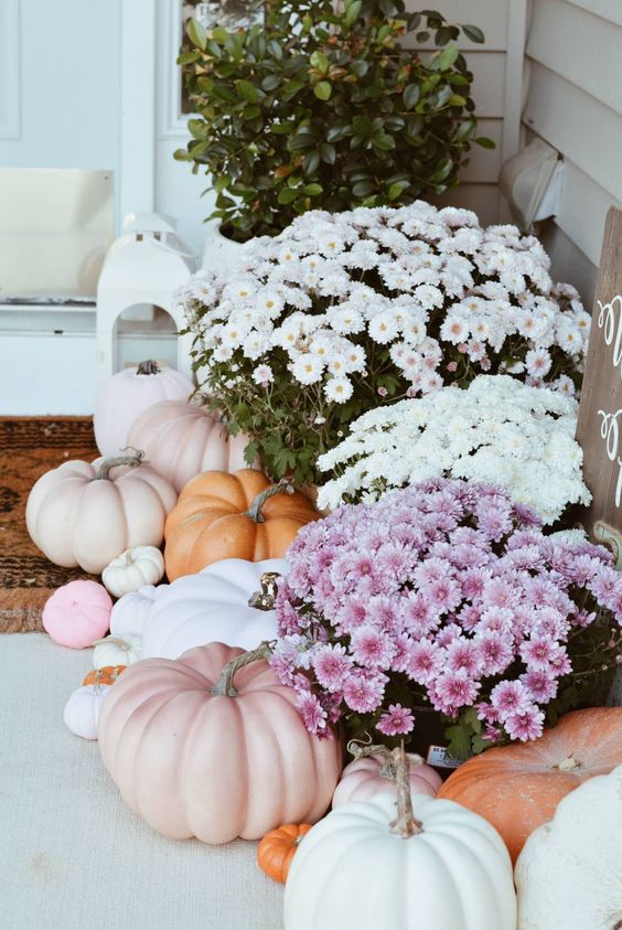 30+ úžasných způsobů, jak vyzdobit Vaše přední dveře a vchod do domu v podzimním stylu!
