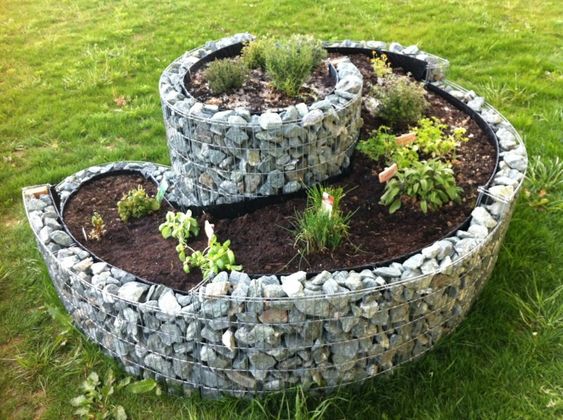 Vytvořte si jednu z těchto zahradních spirálovitých skalek! 20+ krásných inspirací