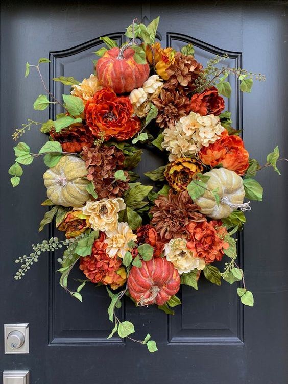 Překrásné podzimní dekorace na vchodové dveře: Vytvořte si jeden z těchto věnců!