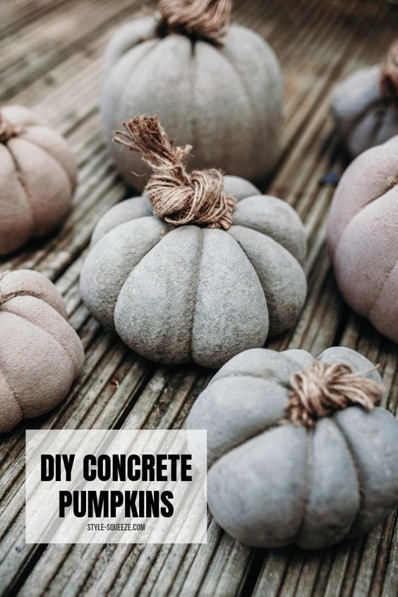 Postačí Vám stará punčocha, betonová směs a gumičky: Úžasné podzimní dekorace!