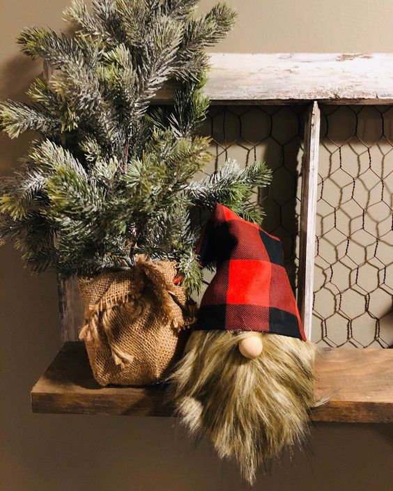 Snadný návod na výrobu kouzelných skřítků z ponožek a rýže: Krásná vánoční dekorace!