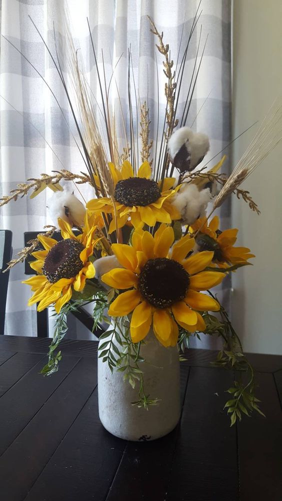 Aranžování květin na podzim: Květinové výzdoby stolu s podzimními prvky!