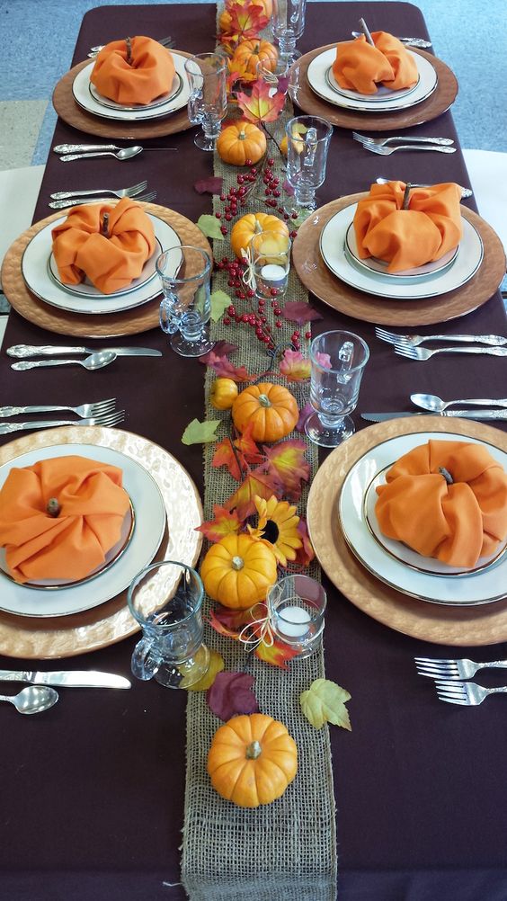 Vykouzlete si na váš stůl jednu z těchto překrásných podzimních dekorací