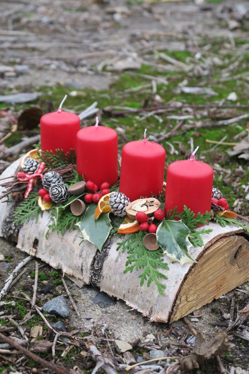 Adventní dekorace vytvořené z dřevěného polínka a svíčka – 25+ nápadů