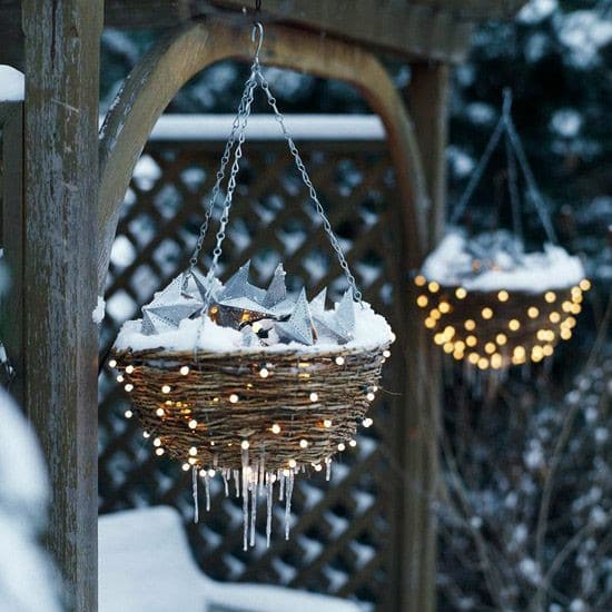 Vykouzlete si krásnou zimní atmosféru pomocí obyčejných světýlek – inspirace