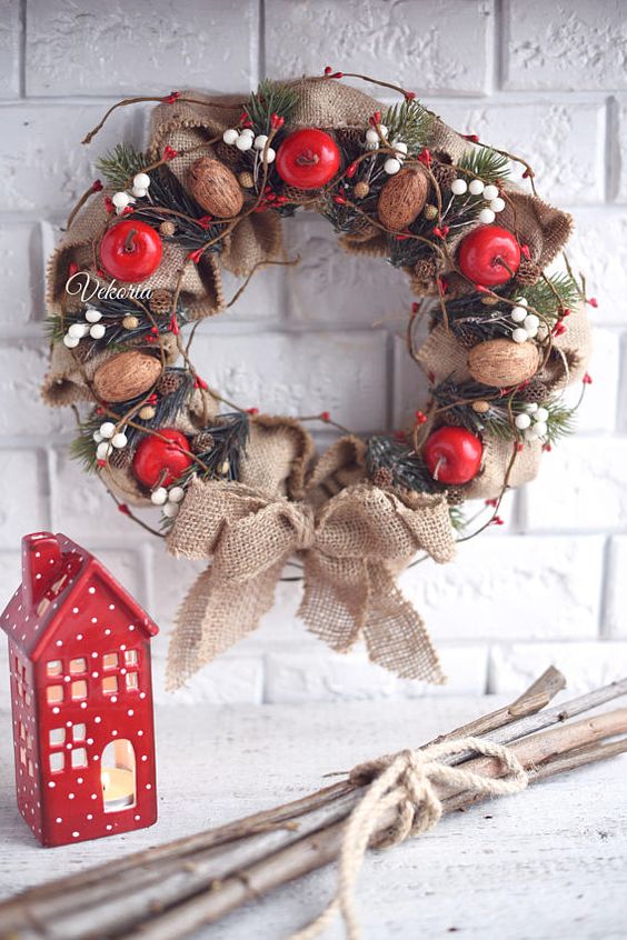 K výrobě této krásné vánoční dekorace potřebujete pouze kousek pytloviny!