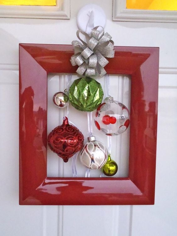 Staré rámečky jsou skvělým prvkem k dekoračním účelům: Vánoční inspirace pro Vás!