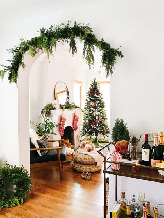 Vykouzlete si sváteční atmosféru vánoční girlandou kolem Vašich dveří!