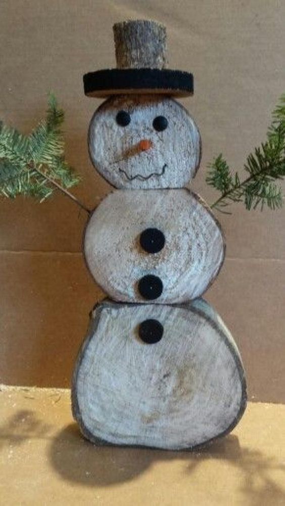 Sněhulák, který neroztaje: Vyrobte si ho z palivového dřeva!