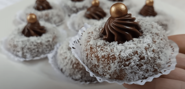 Recept na nepečené piškotové vosí hnízda s Nutellou