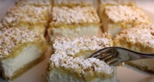 Připravte si jogurtový koláč, který se rozplývá na jazyku: Jednoduchá příprava Recept na jogurtový koláč s posýpkou