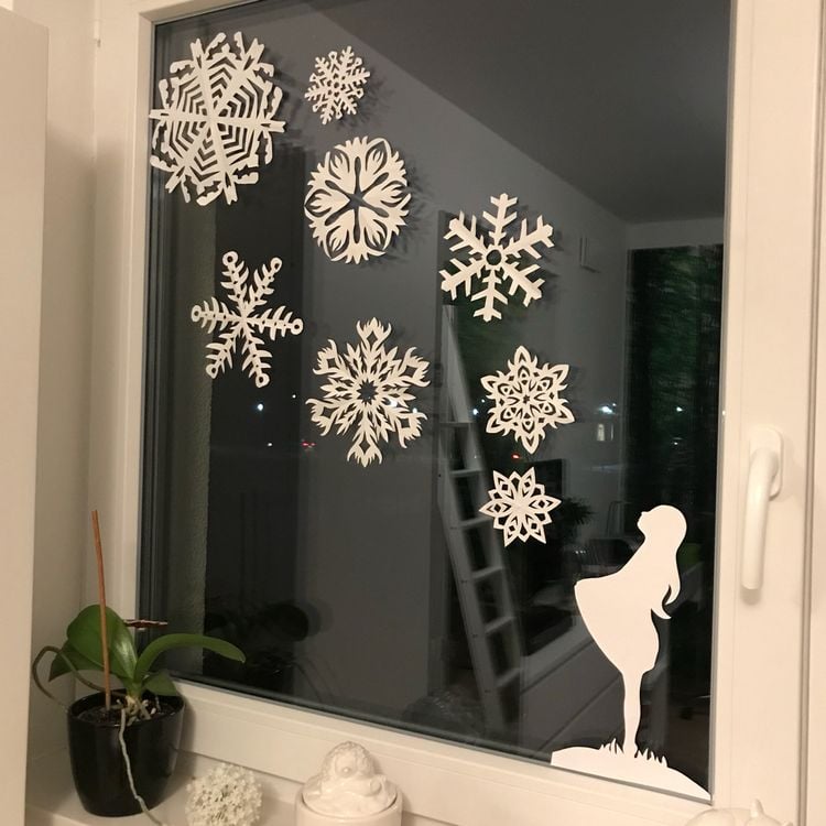 Inspirace na zimní výzdobu oken – Stačí Vám papír a nůžky
