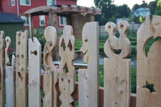 25+ nápadů na dekorace ze starého, dřevěného plotu: Inspirujte se!