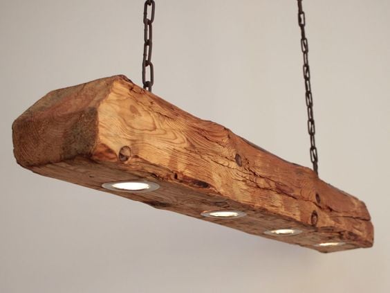 Originální nápady na osvětlení do vaší domácnosti – Základem je obyčejné dřevo!