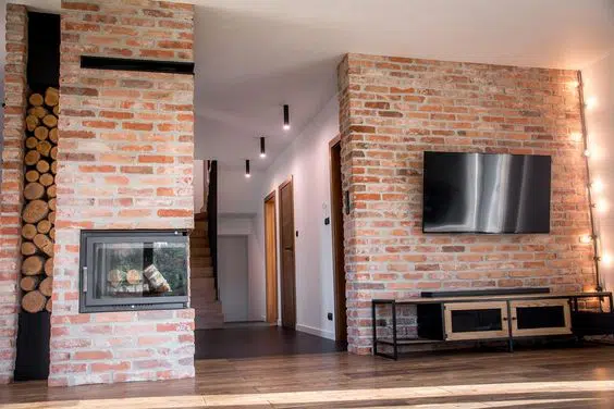 Cihlový obklad v obývacím pokoji vypadá skvěle – prohlédněte si galerii