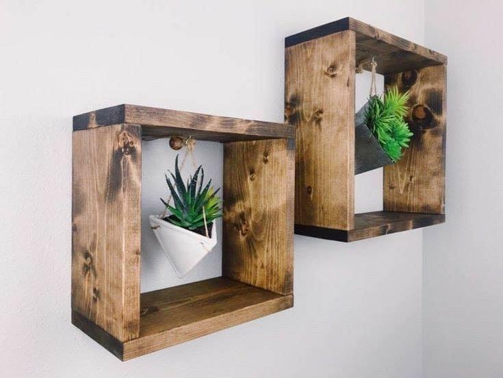 Nástěnné dekorace vytvořené z jedné dřevěné palety – Inspirujte se