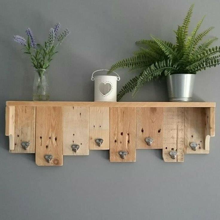 Budete potřebovat jen jednu dřevěnou paletu – vytvořte si krásné nástěnné dekorace