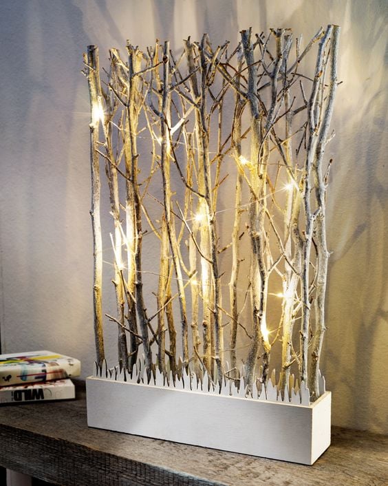 Z odpadového dřeva, větviček a světýlek vytvořili úžasné dekorace do domácnosti