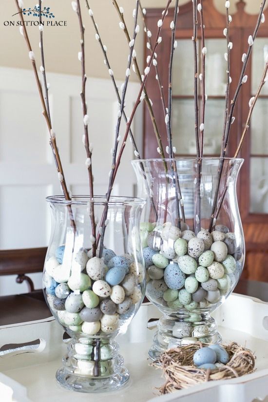 Neutrácejte letos za drahé jarní dekorace – Ozdoby stačí vložit do skleněné nádoby