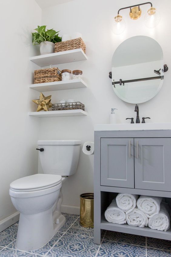 Vytvořte si levně úložný prostor v koupelně a na záchodě – 25+ inspirací