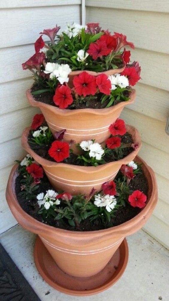 Staré květináče nevyhazujte – Vytvořte si krásné zahradní dekorace za pár korun