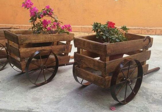 Skvělá inspirace na pojízdné zahradní květináče, které si sami můžete vyrobit!