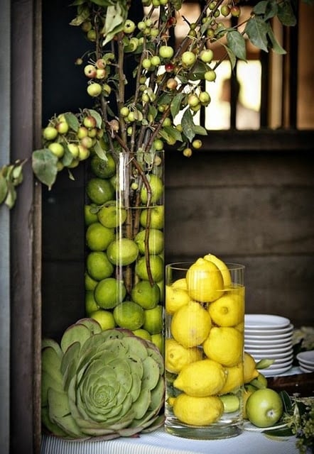 Jarní inspirace na skleněné vázy, do kterých kromě květin můžete přidali i citrusy