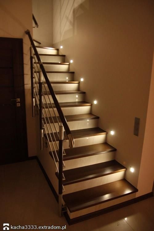 20+ skvělých inspirací, jak osvětlit schodiště u vás doma: Buďte originální a inspirujte se!