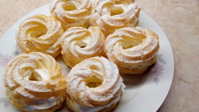 Výborné domácí věnečky se žloutkovým krémem: Recept zde!