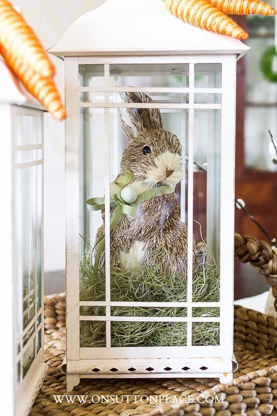 Obyčejnou lucernu lze proměnit v jarní dekorace – Inspirace, které Vás budou těšit