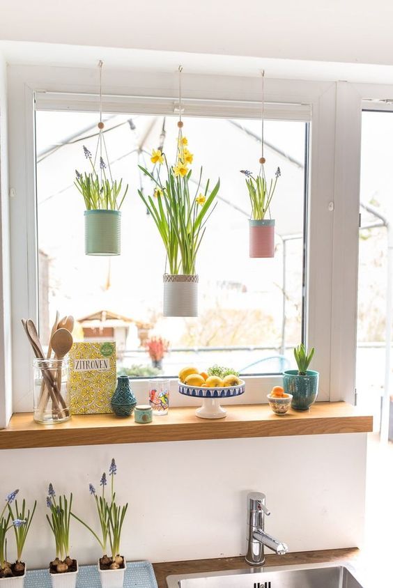 Vytvořte si krásné závěsné jarní dekorace, které nezabírají žádné místo
