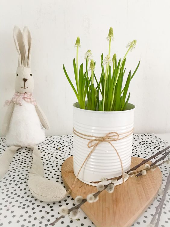 Nádherné a jednoduché jarní dekorace – Základem je obyčejná plechovka!