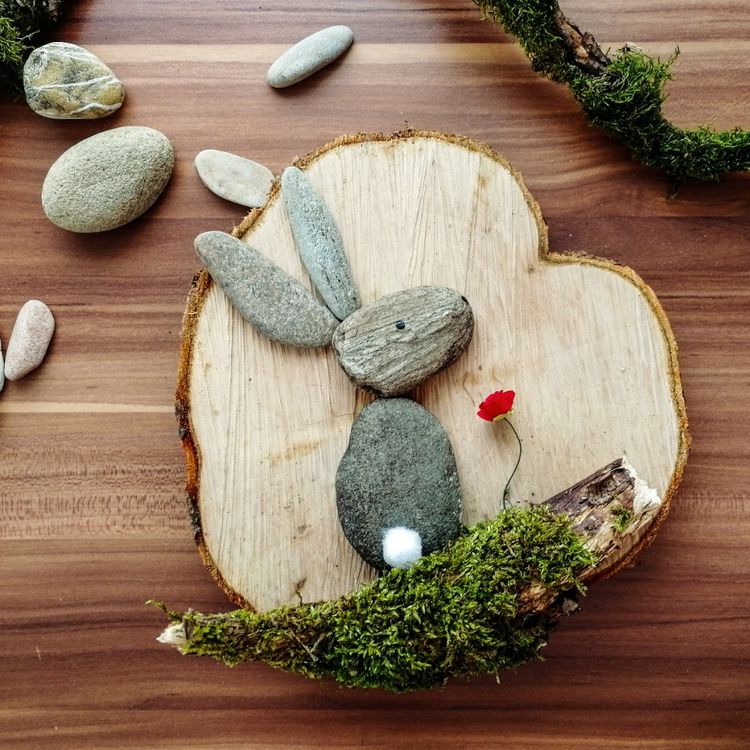 Inspirace na jarní tvoření: Využijte kamínky a odřezky z kmene stromu!
