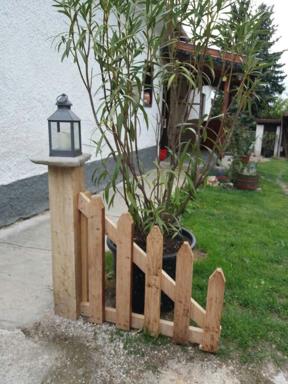 Využijte tímto způsobem dřevěné plaňky ze starého plotu: Inspirace pro všechny kutily!